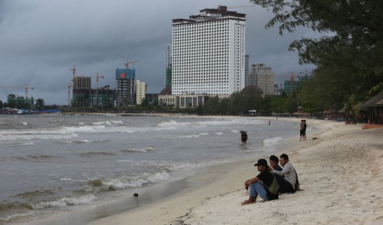 A group of domestic tourists enjoying a beach hotel. / Kt Chor sokunthea