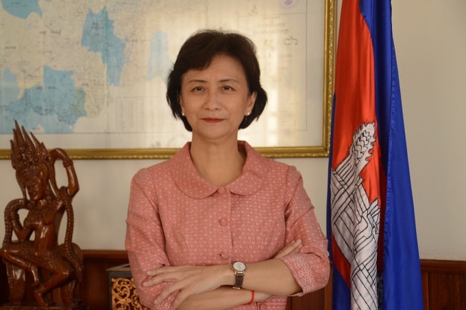 ウン・コンターパヴィー女性大臣写真